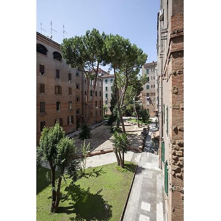 Apartamento Dimora Del Papa Roma Habitación foto